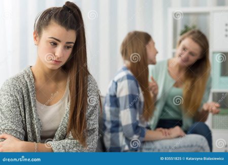 ¿Cómo apoyar a mi hijo adolescente cuando le hacen el vacío? ¿Cómo apoyar a mi hijo adolescente cuando le hacen el vacío?