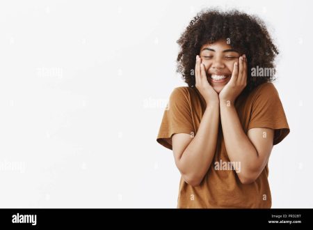 10 señales de que una mujer está enamorada de otra mujer Interpretando el lenguaje corporal