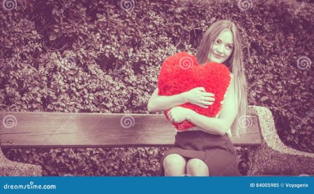 10 señales de que una mujer está enamorada de otra mujer El fascinante mundo de las emociones femeninas en el amor