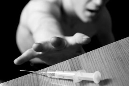 Características de una persona adicta: descubre sus rasgos psicológicos más comunes Características de una persona adicta: descubre sus rasgos psicológicos más comunes