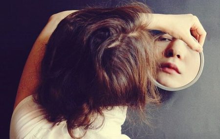 ¿Por qué estoy triste sin motivo aparente? Descubre la razón detrás de tu tristeza